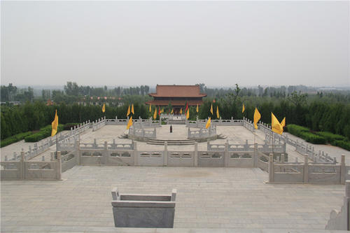 皇家龙山陵园