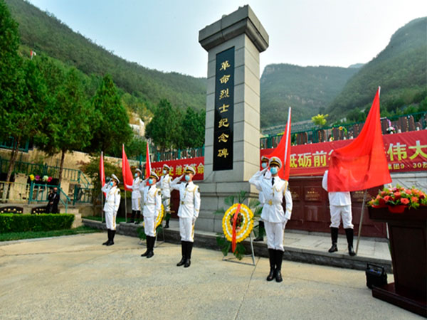 桃峰园革命烈士活动